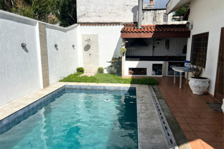 Casa à venda com 4 quartos, sendo 3 suítes, em Chácara Monte Alegre, São Paulo, SP