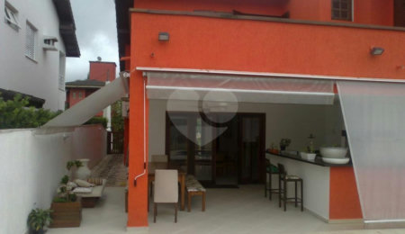 Sobrado à venda com 5 suítes em Enseada, Bertioga, SP