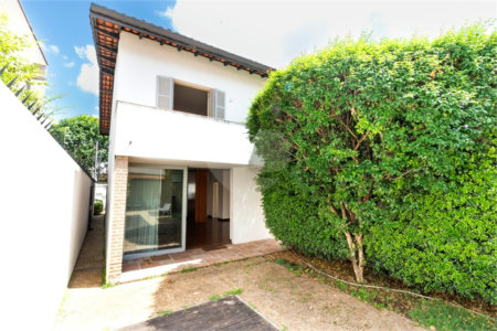 Casa à venda com 4 quartos, sendo 1 suíte, em Jardim Novo Mundo, São Paulo, SP