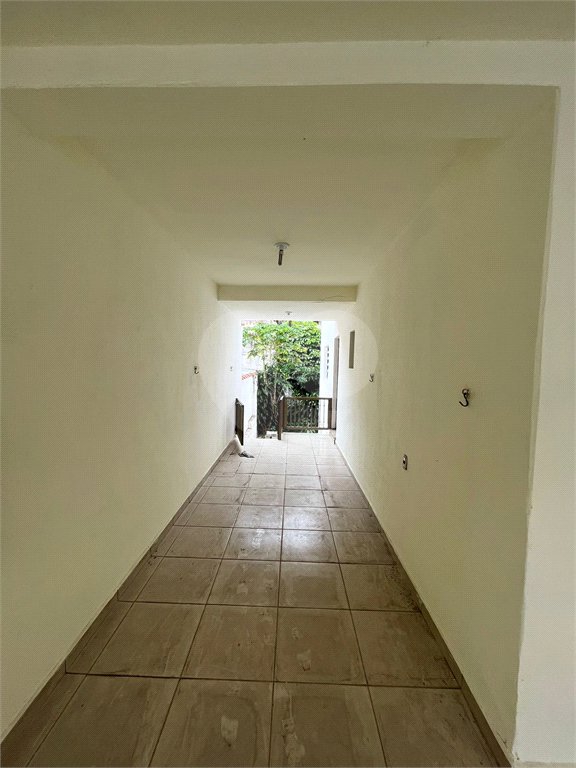 Sobrado à venda com 3 quartos em Vila Nivi, São Paulo, SP