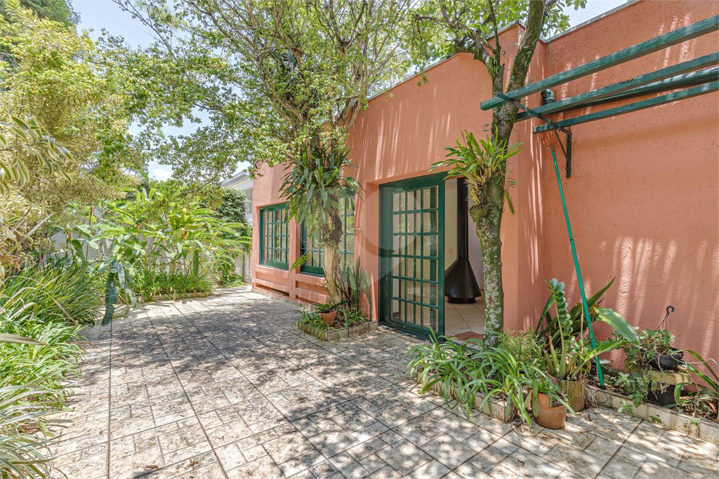 Casa à venda com 3 quartos, sendo 1 suíte,  em Granja Julieta, São Paulo, SP