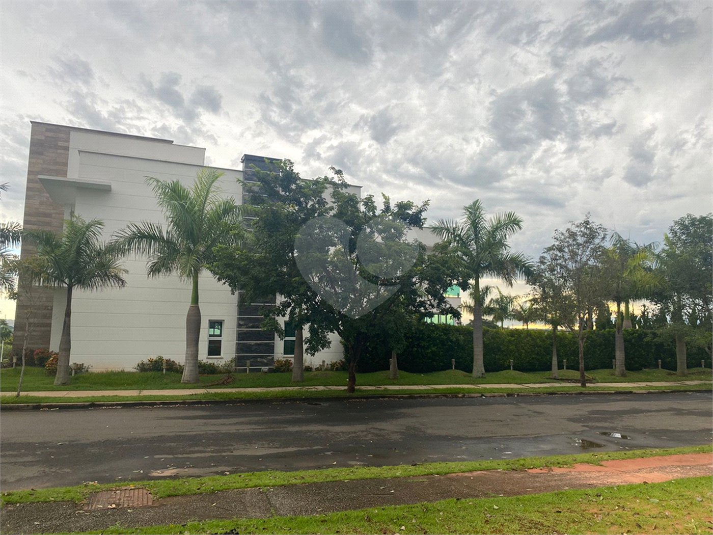 Casa à venda ou para alugar com 4 suítes no condomínio Saint Patrick, Sorocaba - SP