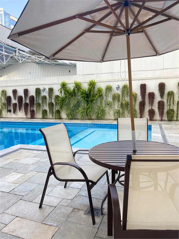Apartamento à venda com 2 quartos em Moema, São Paulo, SP