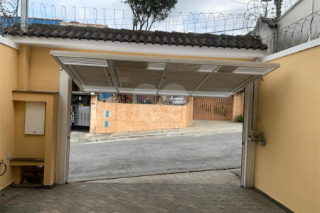 Sobrado à venda com 4 quartos, sendo 1 suíte, em Vila Campo Grande, São Paulo, SP