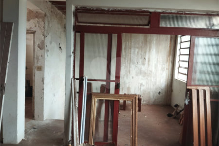 Sobrado à venda com 4 quartos, sendo 1 suíte,  em Vila Xavier (vila Xavier), Araraquara, SP