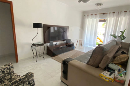 Casa em condomínio à venda com 4 quartos, sendo 1 suíte, em Baleia, São Pedro da Aldeia, RJ