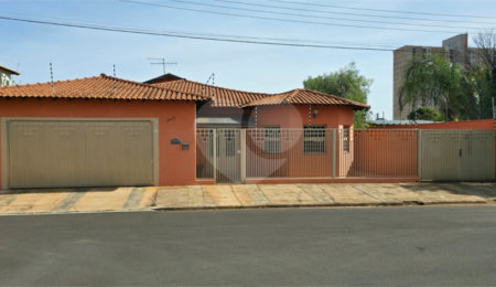 Casa à venda com 3 quartos, sendo 2 suítes, em Parque Fehr, São Carlos, SP
