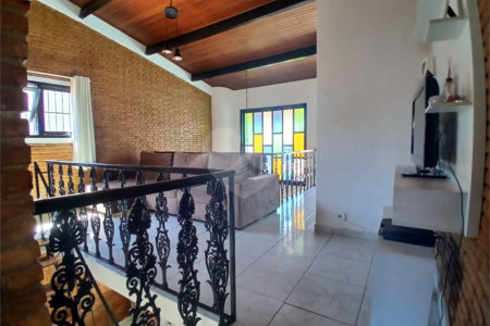 Casa à venda com 3 quartos, sendo 1 suíte,  em Recreio Maristela, Atibaia, SP