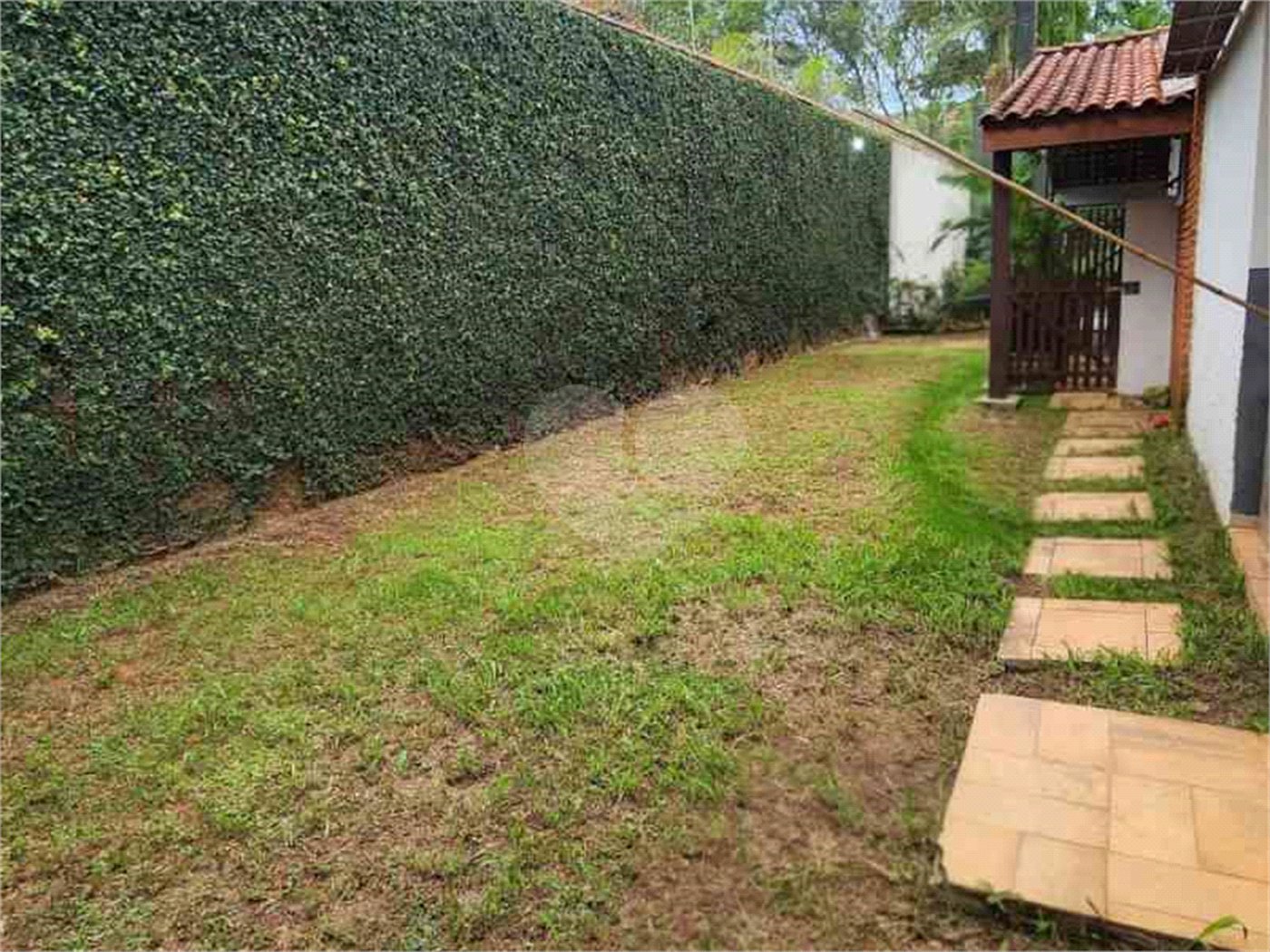 Casa à venda ou para alugar com 4 quartos, sendo 1 suíte,  em Tremembé, São Paulo, SP