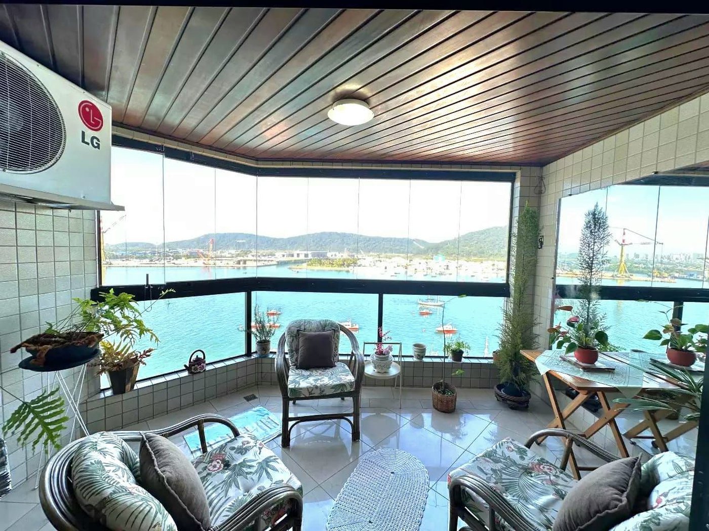 Apartamento com 3 dormitórios à venda, 202 m² por R$ 2.400.000,00 - Ponta da Praia - Santos/SP