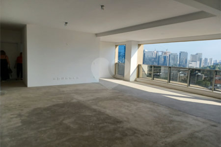 Apartamento à venda com 4 suítes em Real Parque, São Paulo, SP