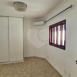 Casa à venda com 4 quartos, sendo 2 suítes, no condomínio Residencial Grape Village, Vinhedo - SP