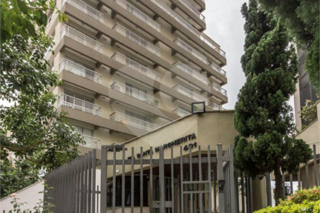 Apartamento à venda com 4 quartos, sendo 2 suítes,  em Aclimação, São Paulo, SP