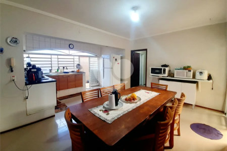 Casa Térrea à venda com 3 quartos, sendo 1 suíte, no Centro, Vinhedo, SP