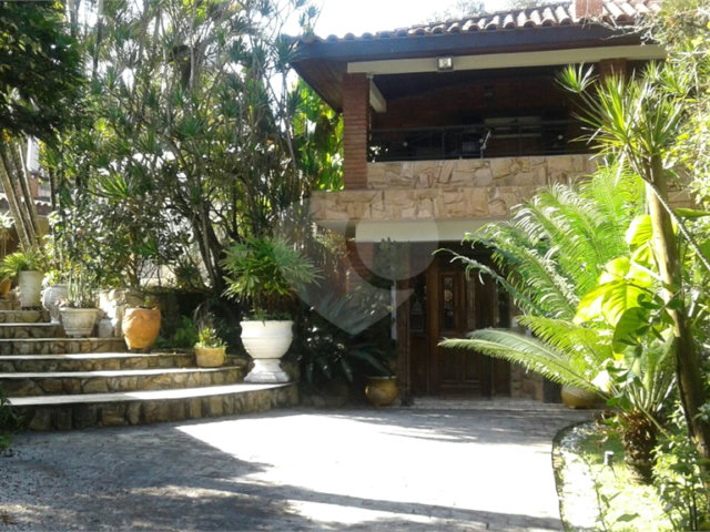 Casa à venda ou para alugar com 4 quartos, sendo 1 suíte,  em Serra da Cantareira, Mairiporã, SP