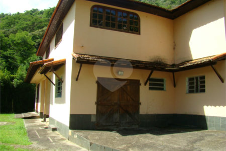 Fazenda à venda com 7 quartos, sendo 3 suítes, em Professor Souza, Casimiro de Abreu, RJ