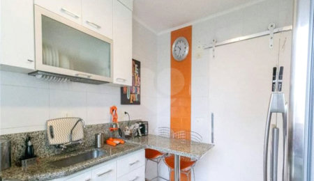 Apartamento à venda com 2 quartos, sendo 1 suíte,  em Vila Olímpia, São Paulo, SP