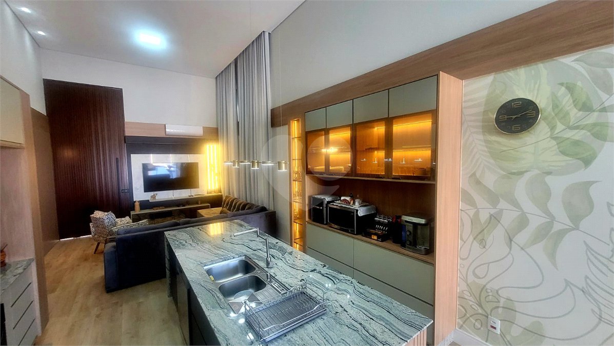 Casa à venda com 4 suítes no condomínio Sta Morriz, Campinas - SP