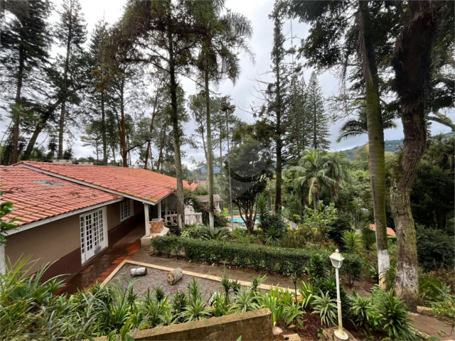 Casa à venda ou para alugar com 5 quartos em Roseira, Mairiporã, SP