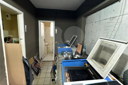 Sobrado à venda com 4 quartos, sendo 2 suítes, em Vila Nivi, São Paulo, SP