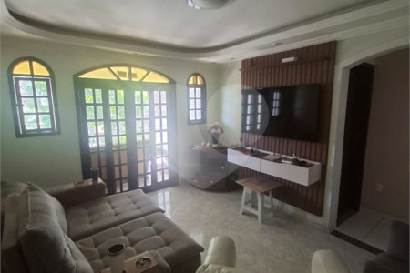 Casa à venda com 5 quartos, sendo 4 suítes, em Campo Grande, Rio de Janeiro, RJ