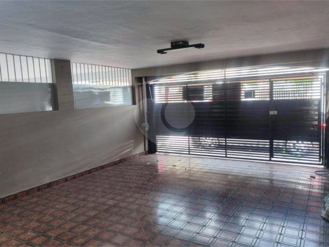 Sobrado à venda com 3 quartos, sendo 1 suíte,  em Chácara Santo Antônio, São Paulo, SP