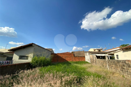 Terreno a venda no bairro Jardim Beatriz