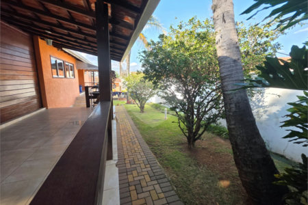 Casa à venda com 3 quartos, sendo 1 suíte, no condomínio Estância Marambaia, Vinhedo - SP