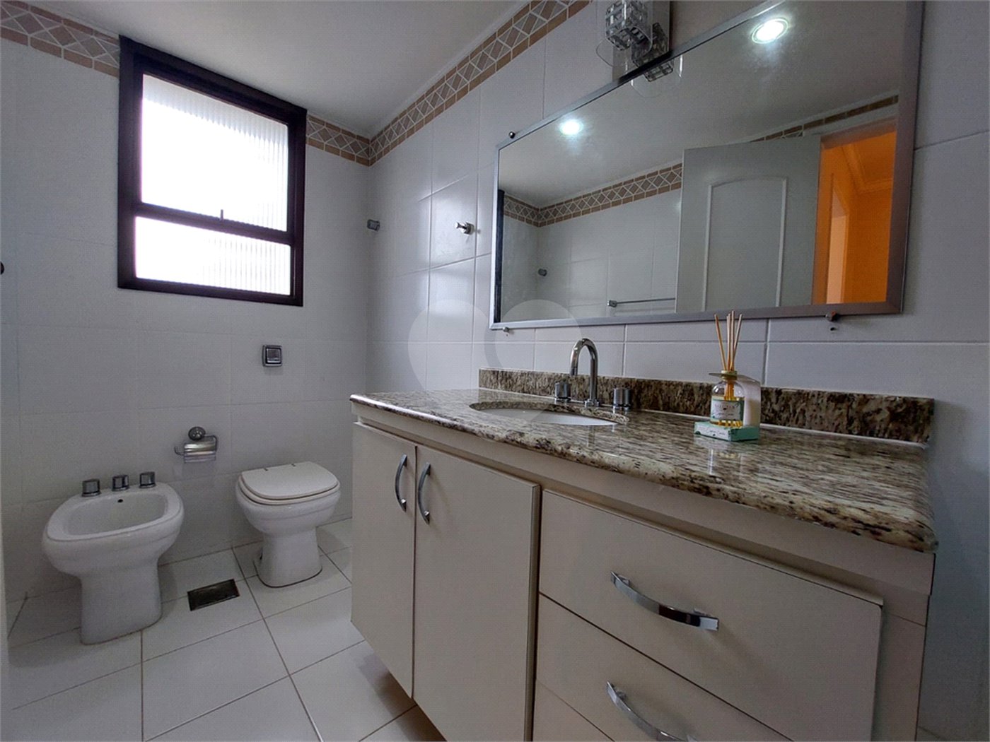 Apartamento à venda com 3 quartos, sendo 1 suíte, em Sumaré, São Paulo, SP