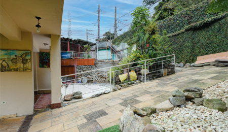 Sobrado à venda com 3 quartos, sendo 1 suíte,  em Chácara Monte Alegre, São Paulo, SP