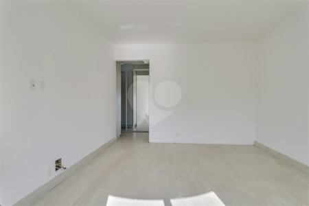 Apartamento à venda com 3 quartos, sendo 1 suíte, em Morumbi, São Paulo, SP