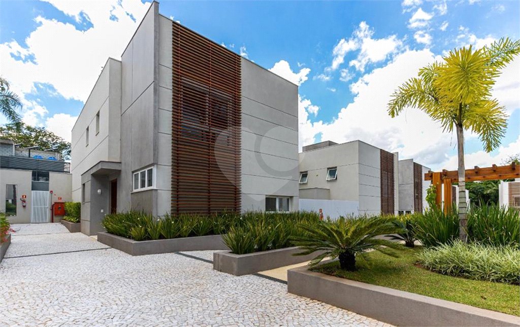 Casa à venda com 4 suítes no condomínio Hípica Garden, São Paulo - SP