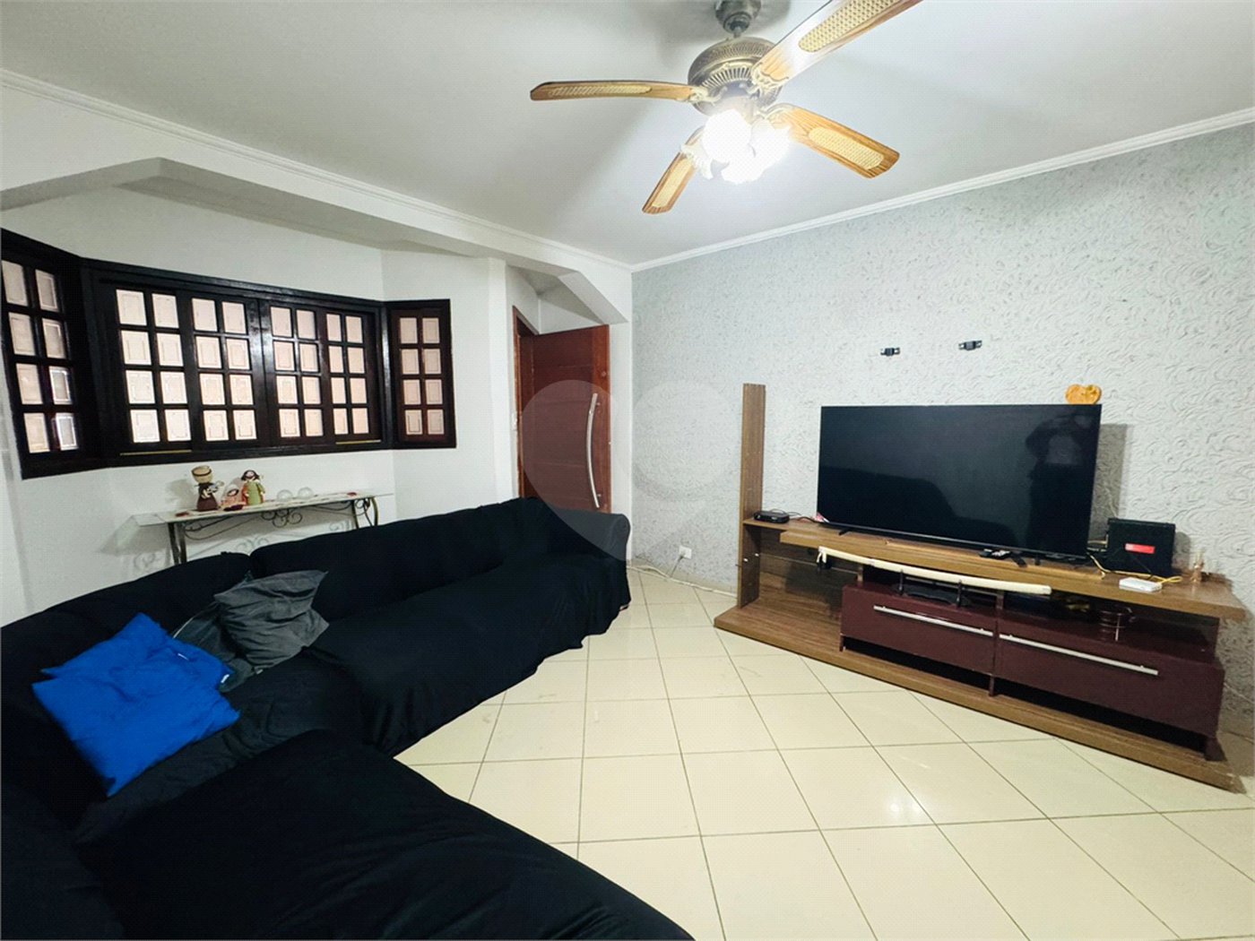 Casa à venda com 4 quartos, sendo 2 suítes, em Parque Santo Antônio, Guarulhos, SP