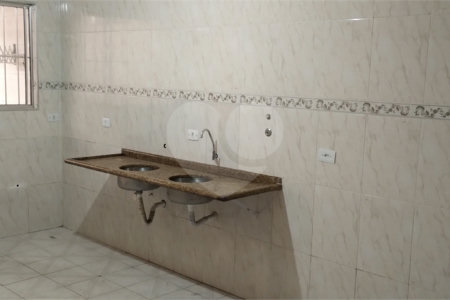 Sobrado à venda com 4 quartos, sendo 1 suíte, em Vila Nivi, São Paulo, SP