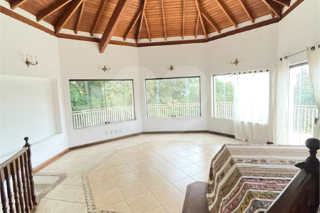 Casa à venda ou para alugar com 6 quartos, sendo 2 suítes, em Condomínio Portal dos Nobres, Atibaia, SP