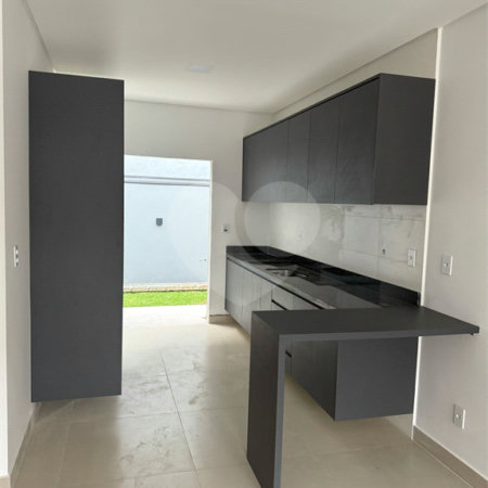 Casa à venda com 3 quartos, sendo 1 suíte,  em Jardim das Bandeiras, Mogi das Cruzes, SP