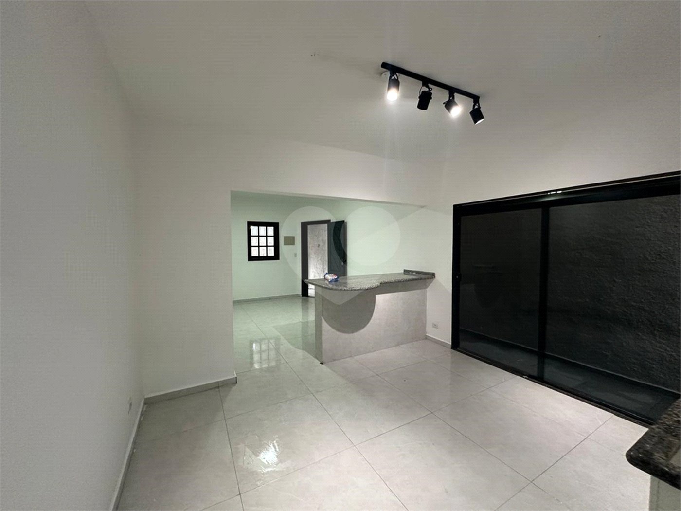Casa Térrea à venda com 3 quartos, sendo 1 suíte,  em Vila Suissa, Mogi das Cruzes, SP