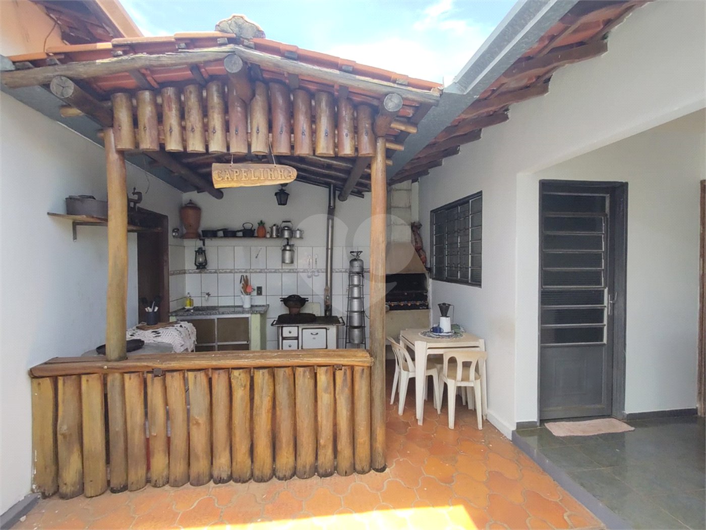 Casa à venda com 3 quartos, sendo 1 suíte, em Parque Laranjeiras, Araraquara, SP