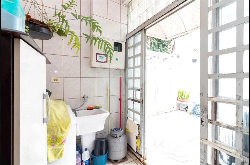 Sobrado à venda com 2 quartos, sendo 1 suíte, em Chora Menino, São Paulo, SP