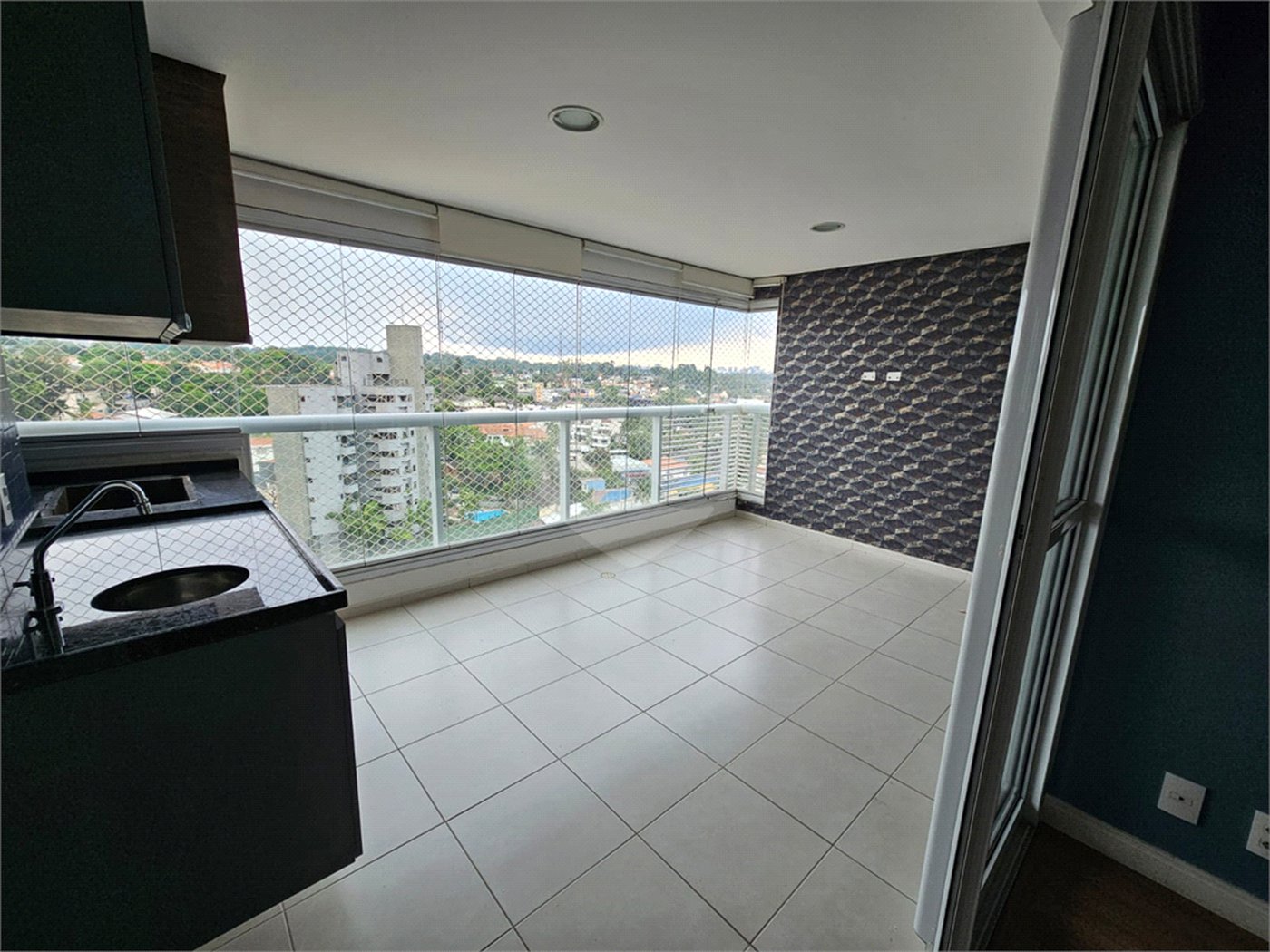 Apartamento à venda com 3 quartos, sendo 1 suíte,  em Vila Santa Catarina, São Paulo, SP
