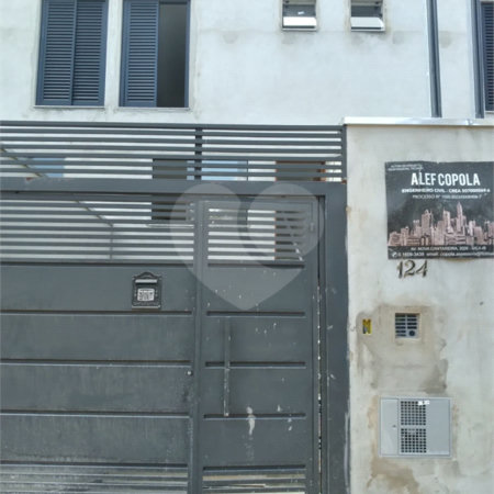 Sobrado à venda com 2 suítes em Vila Nivi, São Paulo, SP