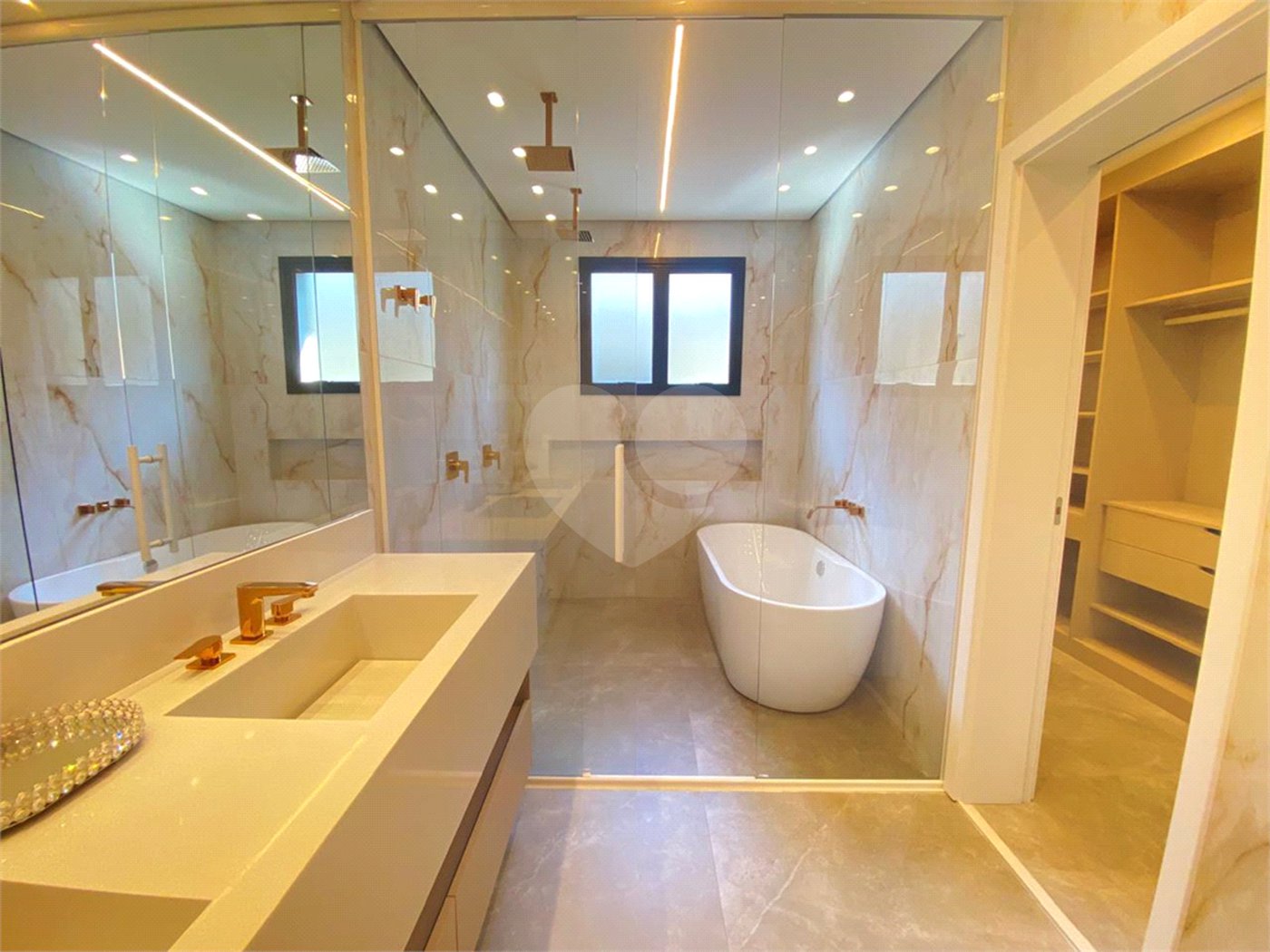 Duplex à venda com 6 suítes em Riviera, Bertioga, SP