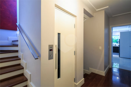 Casa à venda com 4 suítes no condomínio L`exclusive, São Paulo - SP