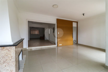 Casa à venda ou para alugar com 4 quartos, sendo 1 suíte,  em Pacaembu, São Paulo, SP