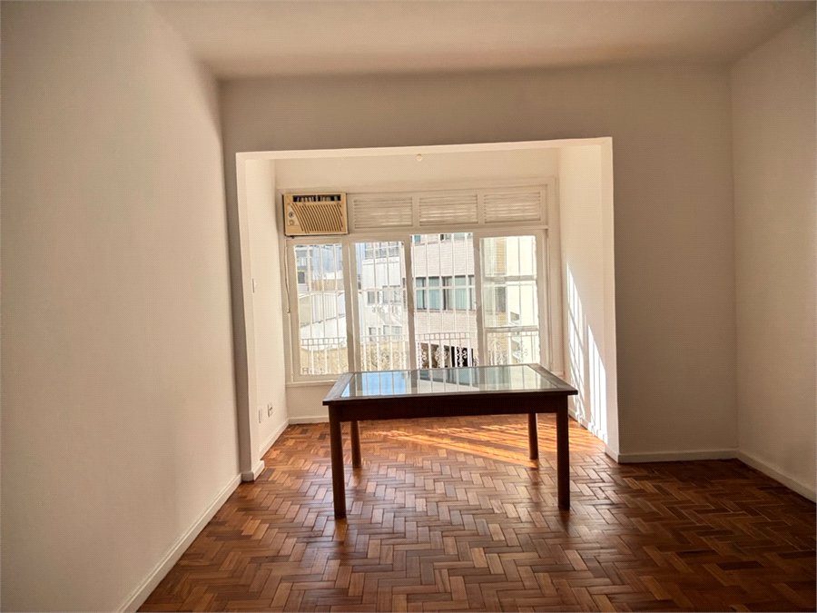 Apartamento à venda com 2 quartos, sendo 1 suíte, em Lagoa, Rio de Janeiro, RJ