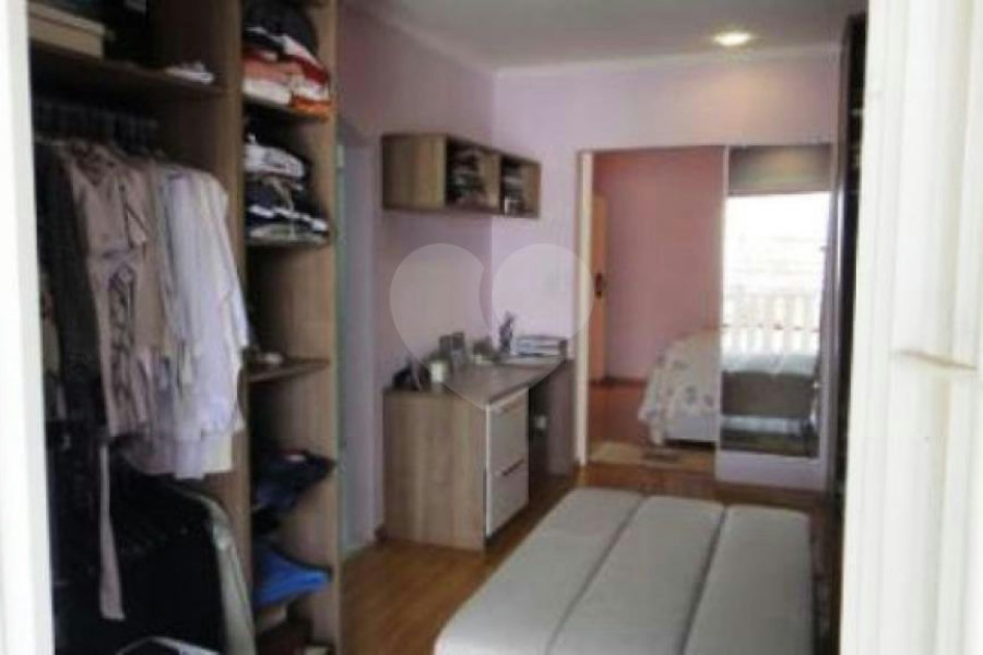 Sobrado à venda com 3 quartos, sendo 1 suíte, em Vila das Palmeiras, Guarulhos, SP