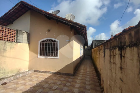 Casa à venda com 2 quartos em Suarão, Itanhaém, SP