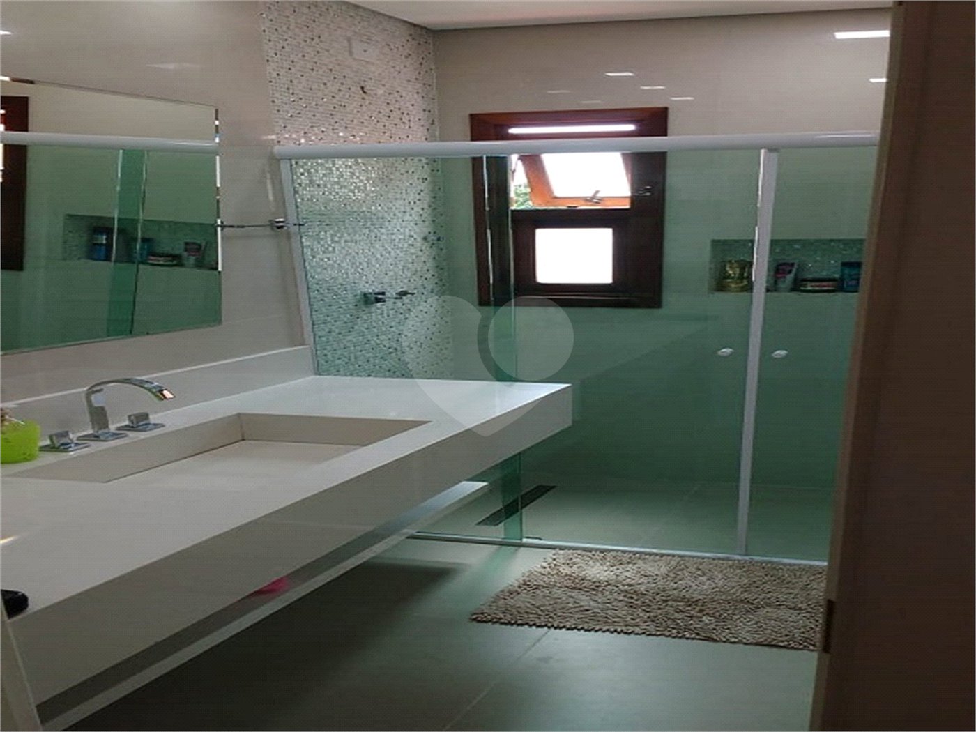 Casa à venda com 4 quartos, sendo 2 suítes,  no condomínio Ypê Branco I, São Paulo - SP