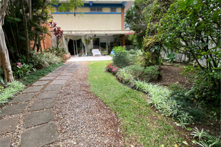 Casa à venda com 4 quartos, sendo 1 suíte,  em Vila Oliveira, Mogi das Cruzes, SP