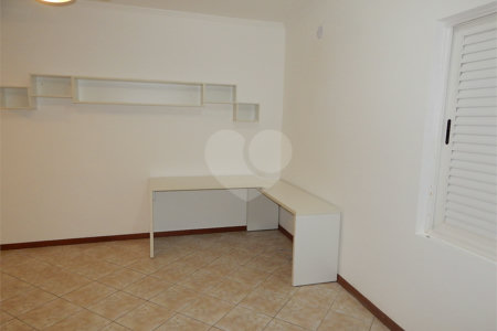 Casa à venda com 3 quartos, sendo 1 suíte, no condomínio Alpes de Vinhedo, Vinhedo - SP
